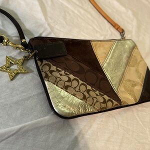 couch bag wristlet bag vintage used but still in good condition cute too
